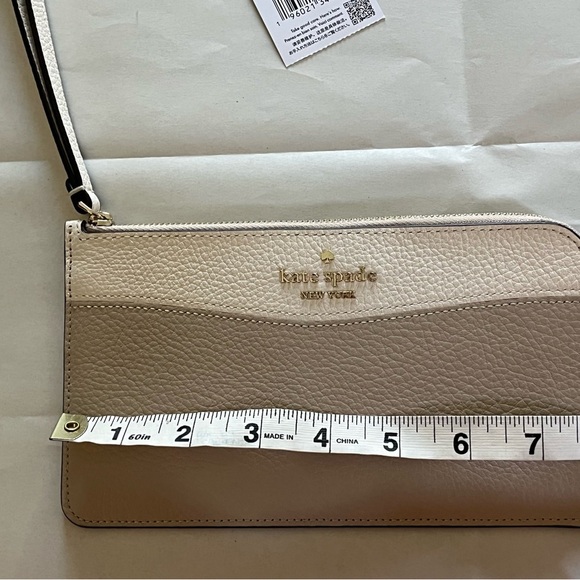 Kate Spade Lucy L Med Colorblock Pebbled Leather Wristlet Clutch Light Sand NWT - Picture 7 of 10